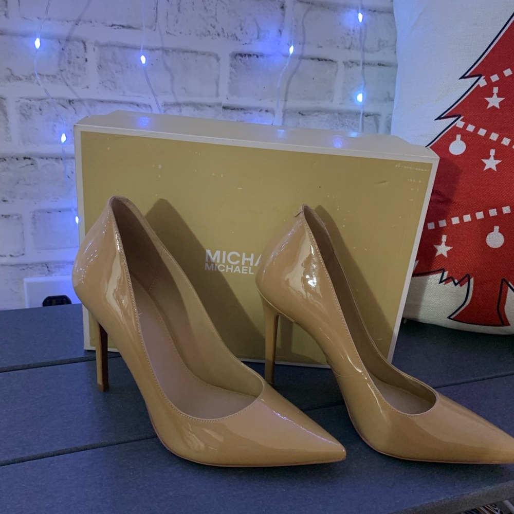 MICHAEL KORS NUDE STILETTOS